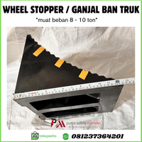 Gambar KARET GANJAL BAN TRUK RUBBER WHEEL STOPPER 28 x 32 x 25 CM dari Putra safety mandiri 2 Kota Administrasi Jakarta Utara 2 Tokopedia