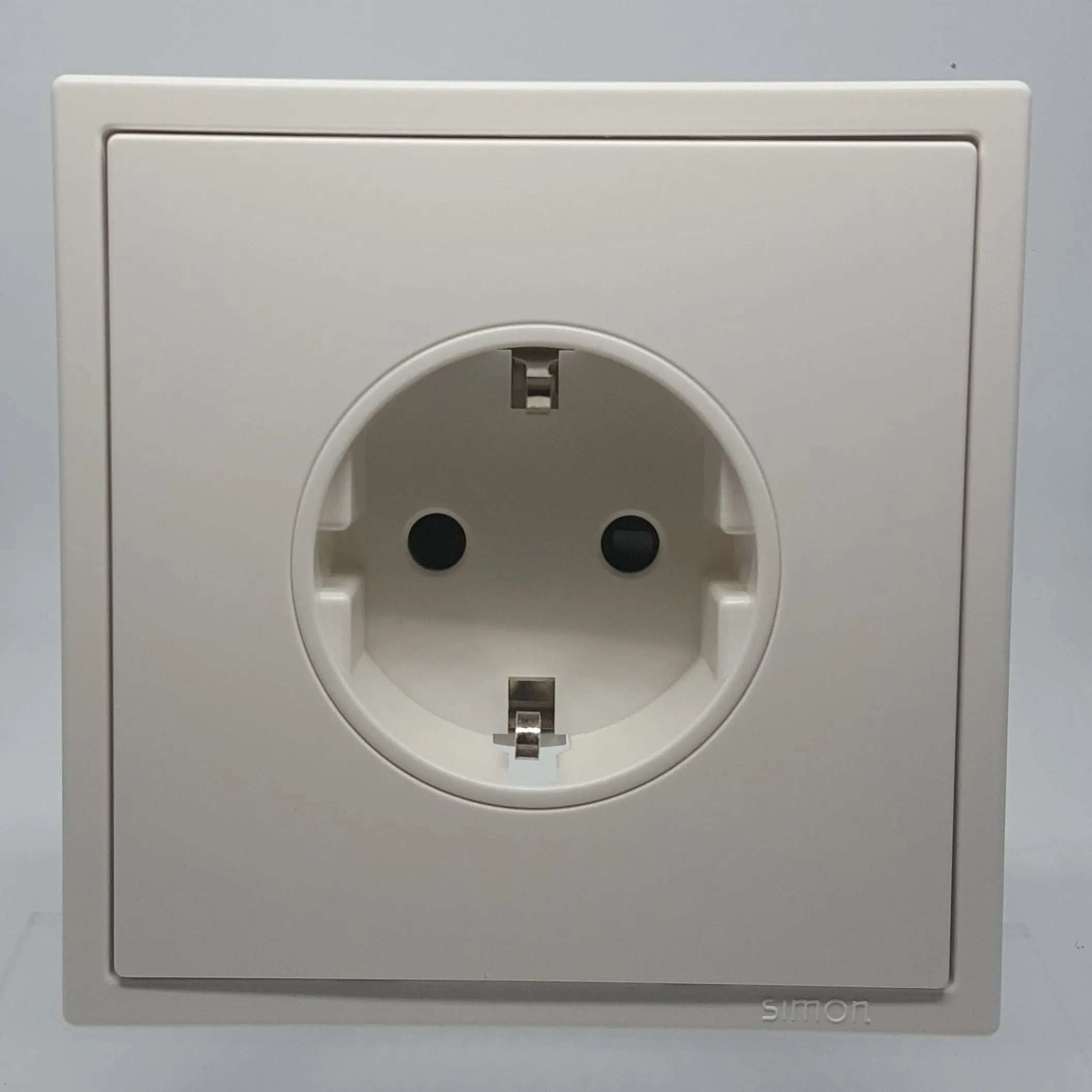 SIMON I7 WHITE STOPKONTAK SCHUKO
