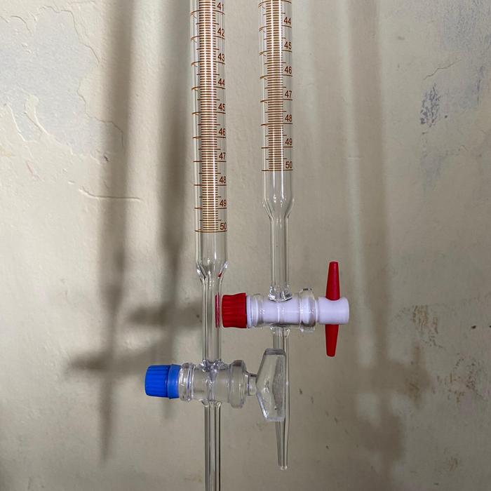 Buret - Alat laboratorium titrasi