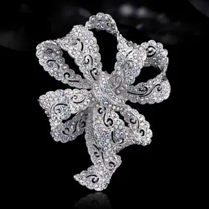 Bros Pita Aksen Kristal Gaya Retro Baroque Crystal Bow Brooch