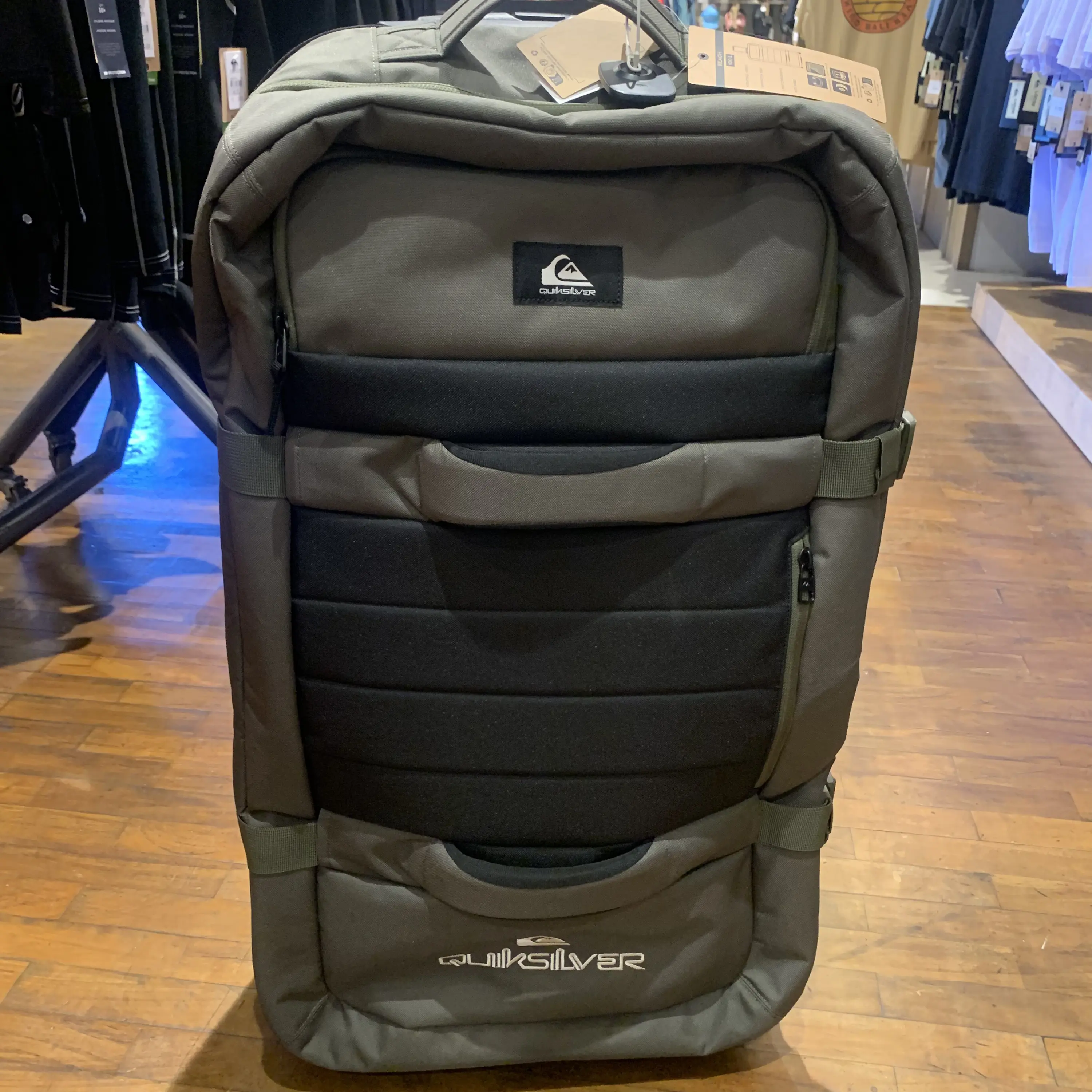 Quiksilver NEW REACH 100L バッグ新品　キャリーカート Quiksilver New Reach 100L Trolley | Xtremeinn