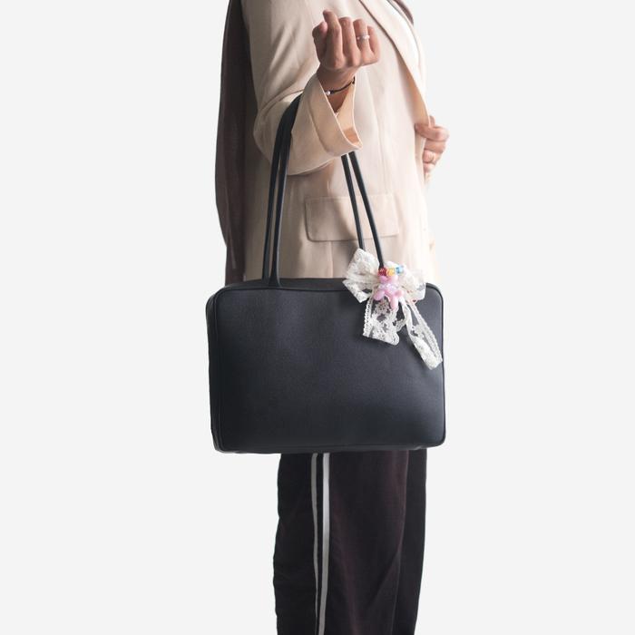 Gambar HANA Black Top Handle Bag Tas Wanita Cewek Kerja Kuliah Laptop 14 inch Hobo Hitam From The Daily Smith dari The Daily Smith Store Kota Surakarta Tokopedia