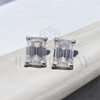 Gambar Anting Cruz Moissanite Emerald Cut Earrings Perhiasan Elegant Fancy Diamond Look Jewelry Kawin Tunangan Wedding Engagement Lamaran Married Bridal Jewelsray Intan Permata Luxoela - 1 Carat x 2 dari Luxoela Kota Administrasi Jakarta Barat 3 Tokopedia