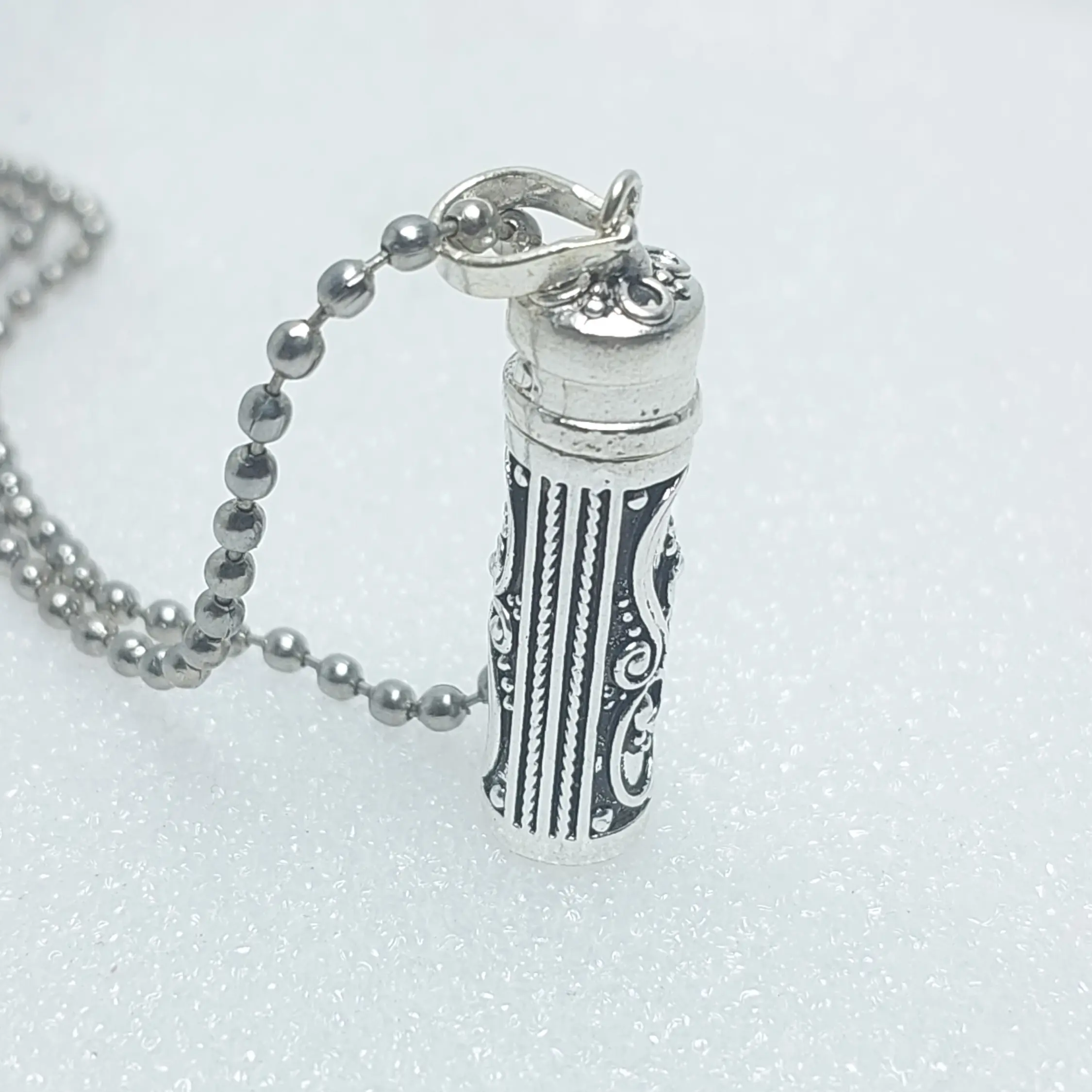 Kalung Liontin Tabung Khiriz 1001 Asmaul Husna / Doa Jausyan Kabir