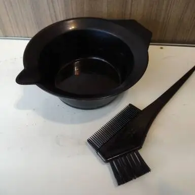 MANGKOK DAN SISIR CAT RAMBUT 1