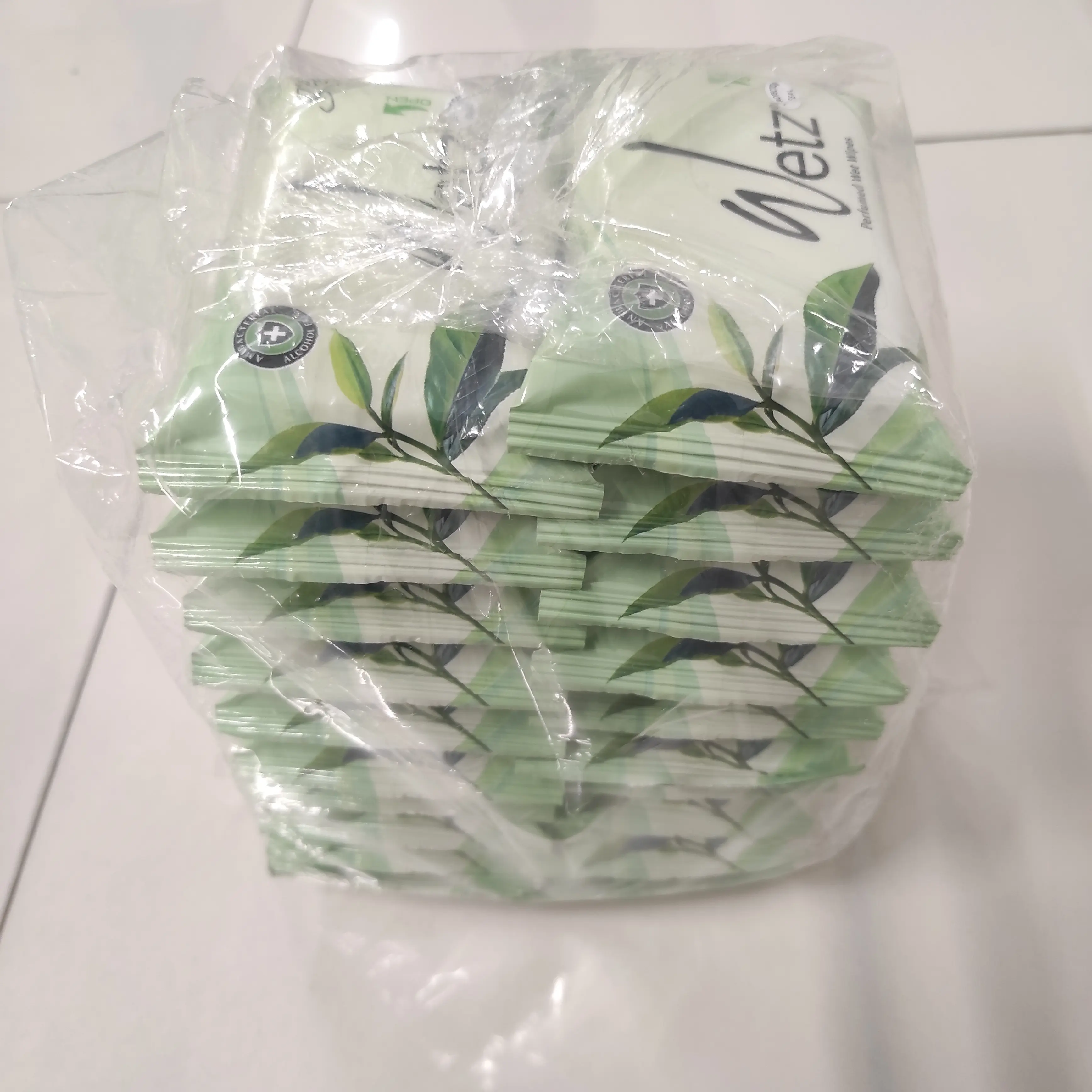 tisu basah wetz green tea 10 sheets tebal original Tissue Wipes