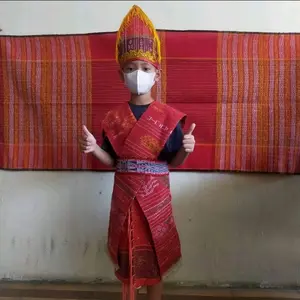 Paket 2 selendang ulos - 1 ulos sadum - 1 topi -1 ikat pinggang rajut