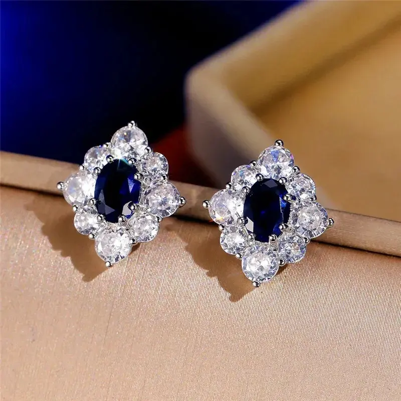 Anting blue sapphire oval. Silver