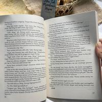 Gambar Buku Novel Aku Tak Membenci Hujan - AKad x Squad - Sri Puji Hartini dari bumifiksijakarta Jakarta Selatan 3 Tokopedia