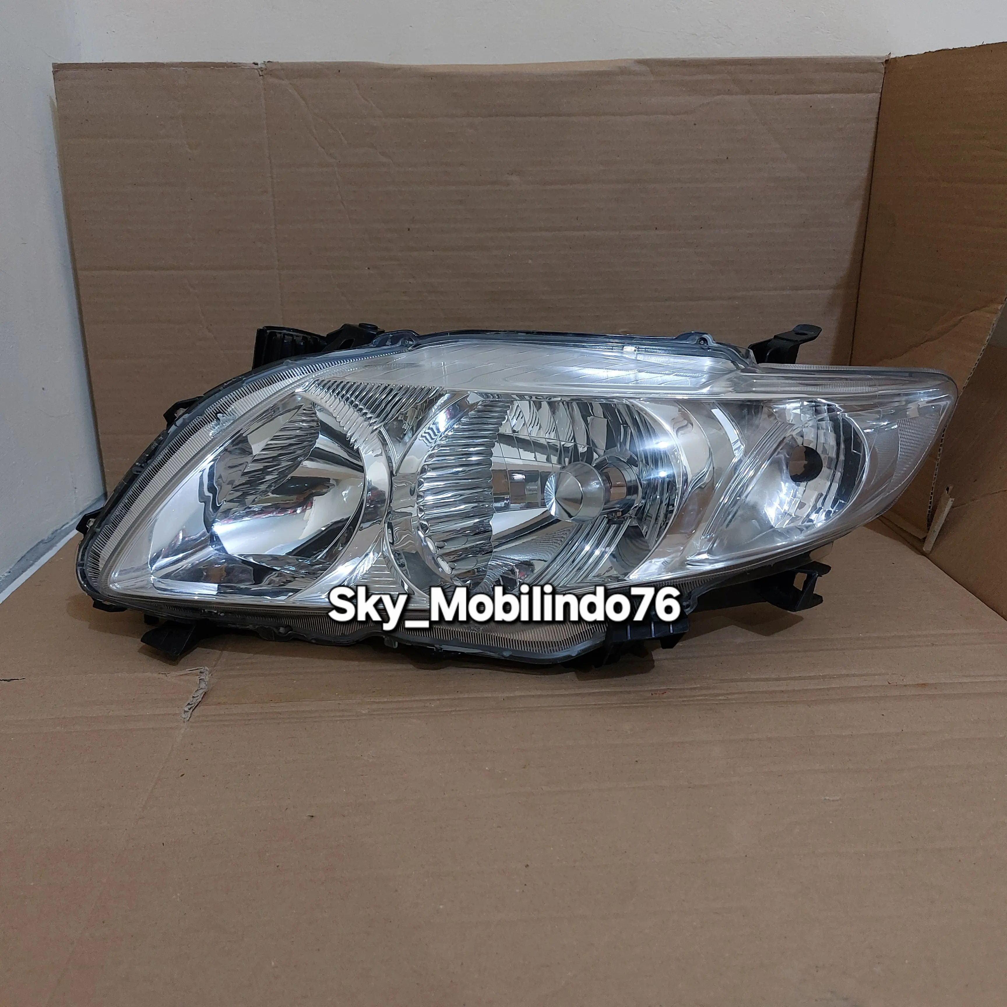 Sky_Mobilindo76 Headlamp Lampu Depan Toyota Altis HID Chrome Tahun 2008-2010 Kiri Original Mika Bening Kaki-Kaki Utuh Pencahayaan Normal