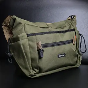 Tas slempang Tapax Camo outdoor warna hijau tua