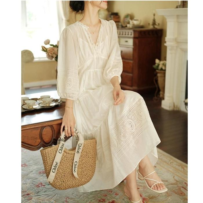 Jual Midi Long Dress Flowy Soft Embroidery Silk White Elegant Korean Style  Vintage Import - M - Kab. Tangerang - Snb Catwalk | Tokopedia