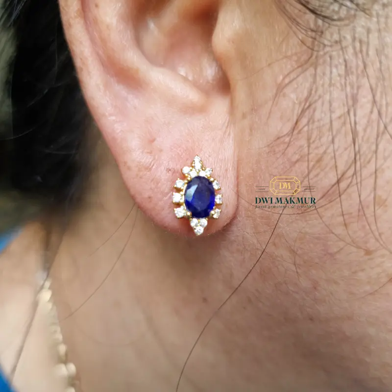Certified,Nice Blue SAPPHIRE Ladies Stud Earrings Silver gold plated 0