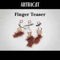Gambar Finger Teaser - Mainan Kucing Boneka Goni dengan Lonceng - TAMA dari Arthacat Indonesia Kota Tangerang 1 Tokopedia
