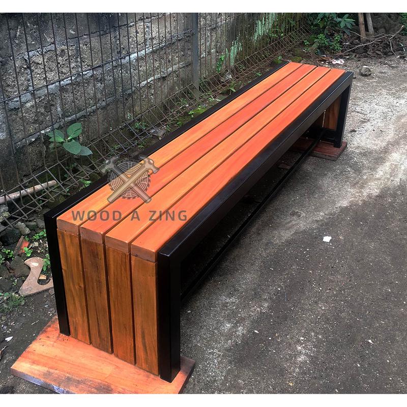 Bangku Panjang Outdoor Kayu Solid Kaki besi Bangku Panjang Taman Garden Bench Ruang Tunggu Antrian 0