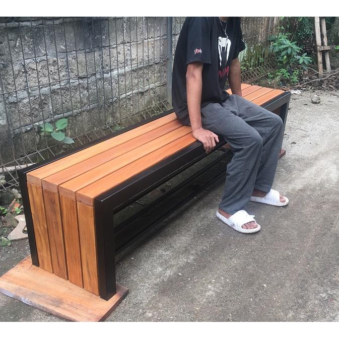 Bangku Panjang Outdoor Kayu Solid Kaki besi Bangku Panjang Taman Garden Bench Ruang Tunggu Antrian 1