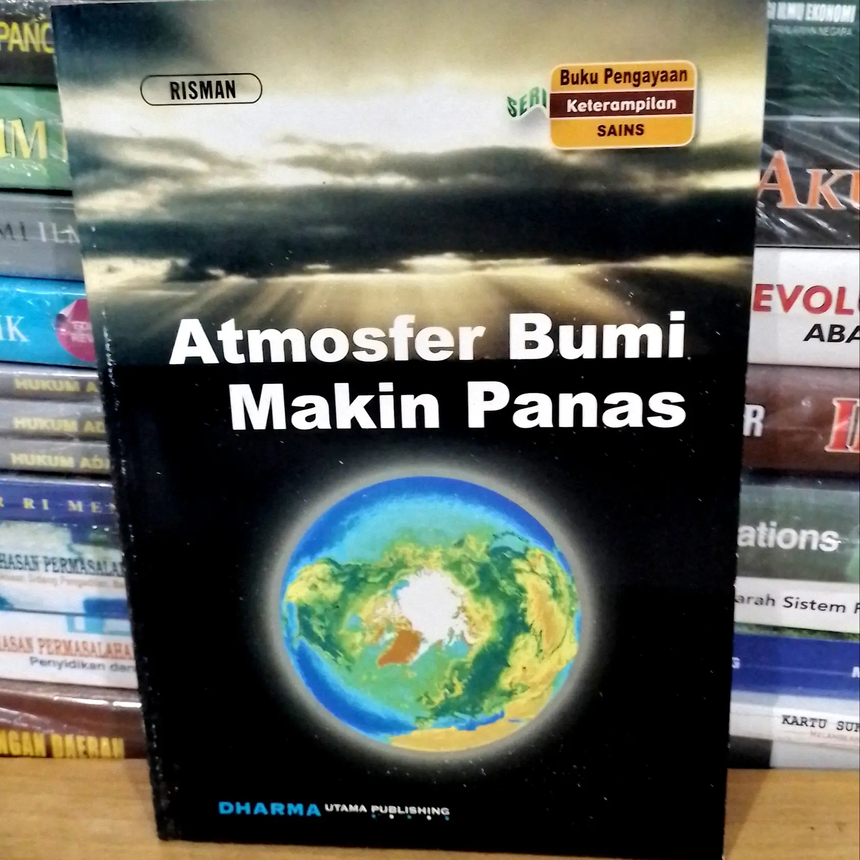 Buku ATMOSFER BUMI MAKIN PANAS.