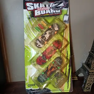 Mini skate board finger board hijau isi 3