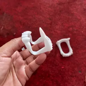 Mainan anak gigi drakula murah grosir bijian