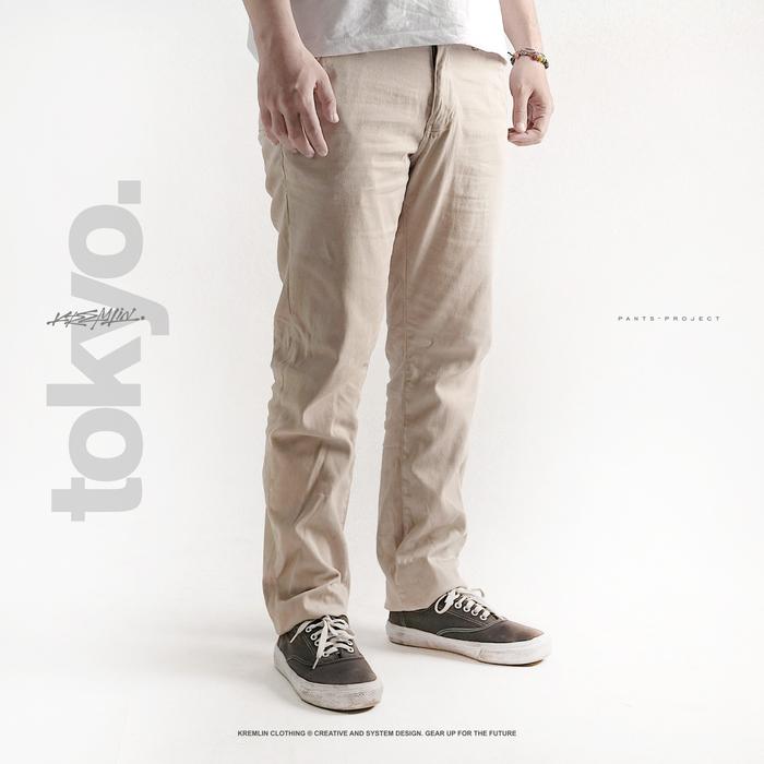 Gambar KREMLIN Celana Panjang Chino Pants - Tokyo - Khaki - L dari Kremlin Clothing Kota Bandung Tokopedia