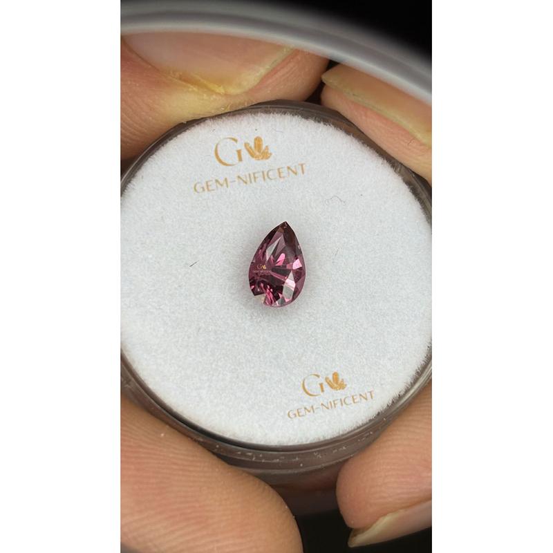 Pink Spinel Pear, Top Luster, VVS, from Sri lanka - 0.65Ct - Shop ...