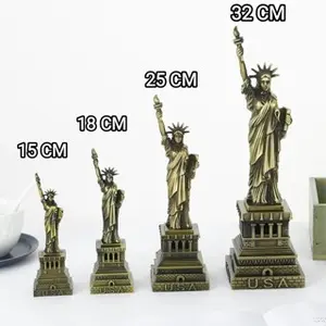 Miniatur menara Patung Liberty New York USA