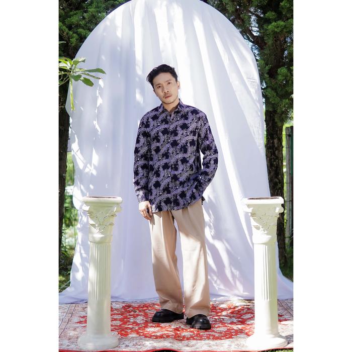 Gambar Batik Fractal Eesha Kemeja Pria Lengan Panjang dari Batik Fractal Kota Bandung Tokopedia