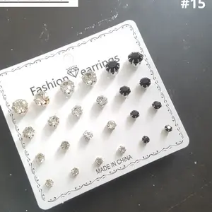24Pc  Anting Tusuk Permata Warna Silver Premium isi (12Pasang.)