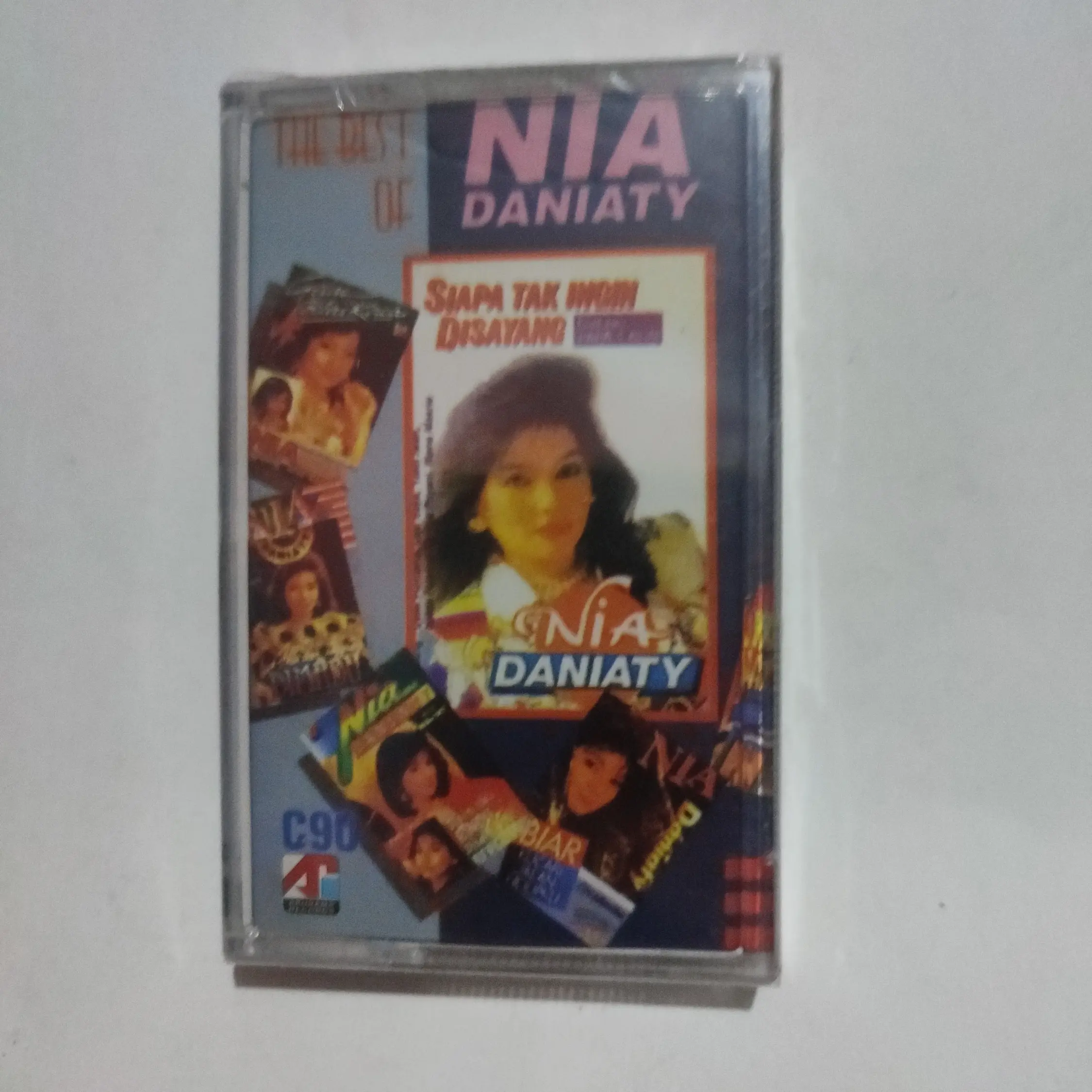 KASET THE BEST OF NIA DANIATY