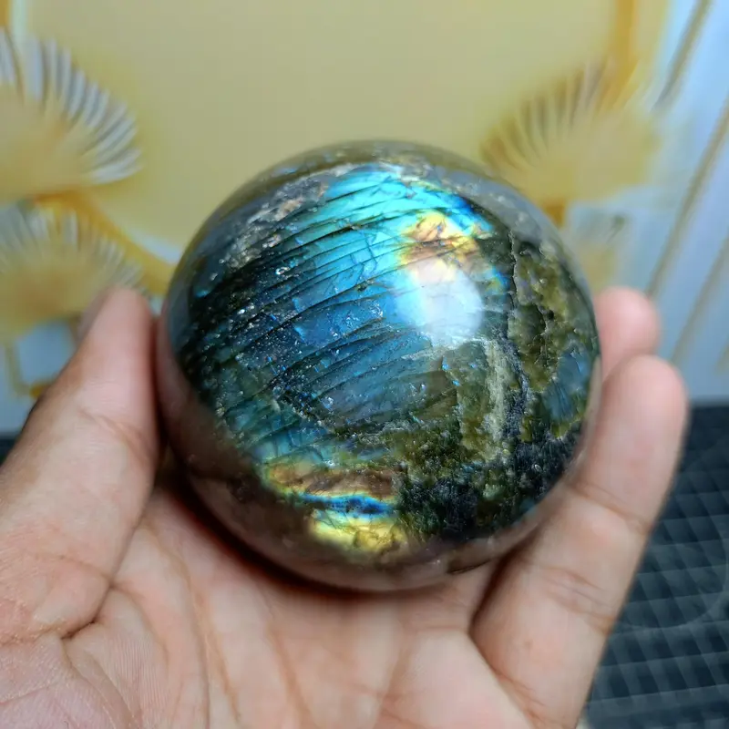 Batu Natural Labradorite Small Sphere (2) 1