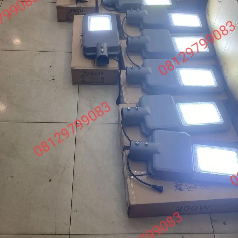 lampu jalan led solar matahari pjuts panel surya 2in1 500Wat 500 wat