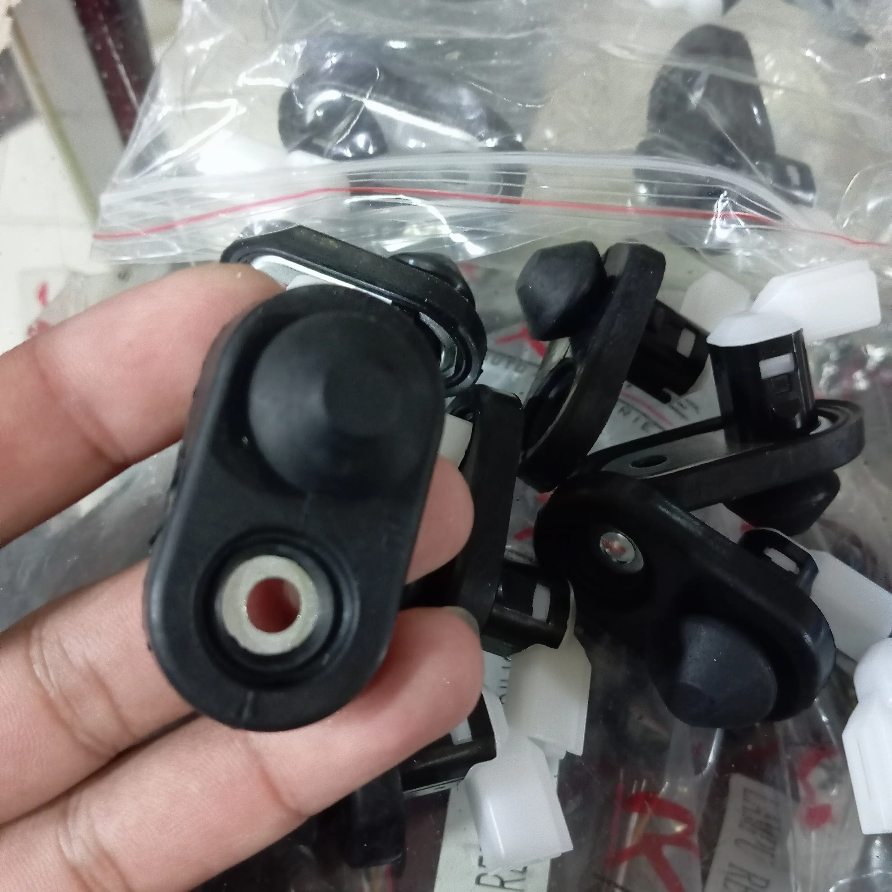 switch pintu mobil grand max anti bunyi