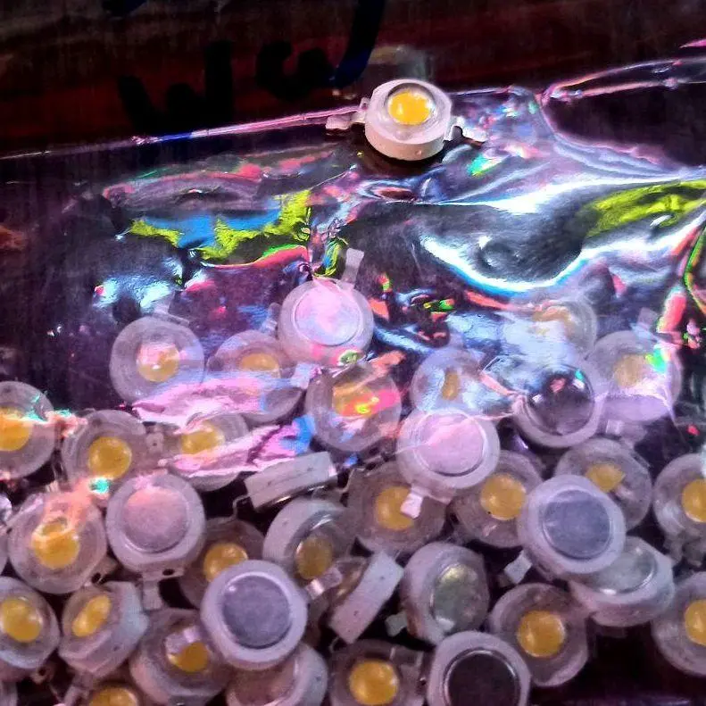 Chip Mata LED Cahaya Warm White 1