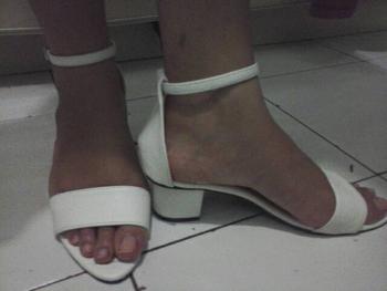 Product Review of Paket Bundling 3set kacamata+tas Laura+hak tahu dhl 5cm Sandal Wanita from Tokopedia customer review 0