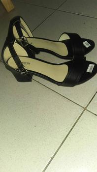 Product Review of Paket Bundling 3set kacamata+tas Laura+hak tahu dhl 5cm Sandal Wanita from Tokopedia customer review 0
