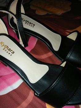 Product Review of Paket Bundling 3set kacamata+tas Laura+hak tahu dhl 5cm Sandal Wanita from Tokopedia customer review 0