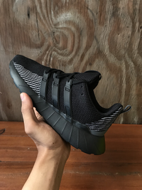 Gambar Adidas Questar Flow Black Black Grey F36255 dari Constantine Store ID Kota Administrasi Jakarta Utara 1 Tokopedia