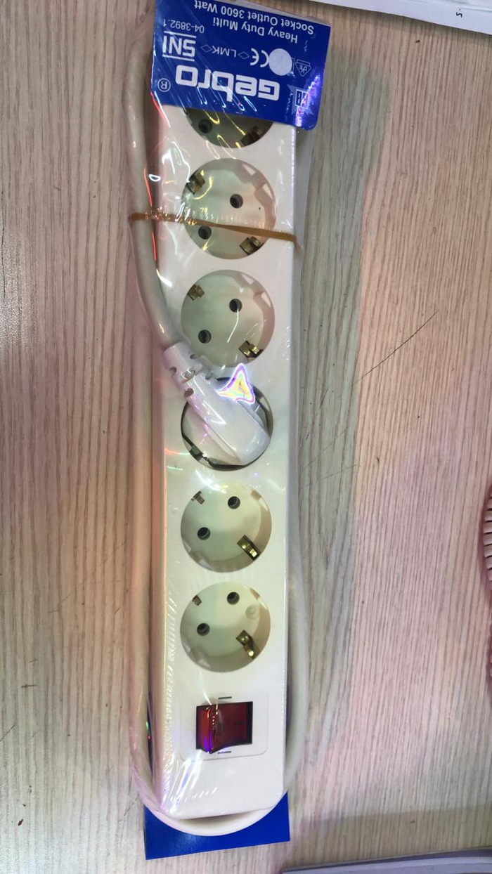 Gambar Gebro Stop Kontak 6 Lubang dengan Switch dari CV. Sumber Cahaya Baru Kota Administrasi Jakarta Barat Tokopedia