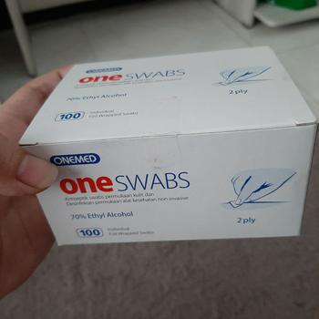 Product Review of Alcohol Swab Tisu Alkohol Pads 1 Box isi 100 Murah from Tokopedia customer review 0