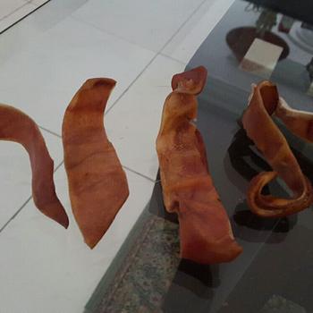Product Review of Woofholics Pig Ear Strips / Kuping Babi / Dog Snack Cemilan Anjing from Tokopedia customer review 0