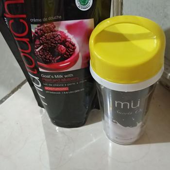 Product Review of MuTouch Goat's Milk Shower Cream Pearl and Mulberry 800ml (Sabun Mandi) from Tokopedia customer review 1