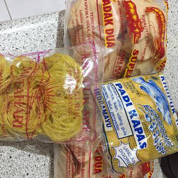Product Review of Krupuk Mie Kuning Matahari from Tokopedia customer review 0