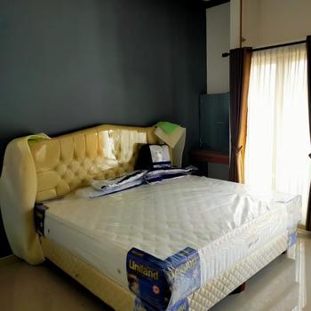 Product Review of Uniland Springbed Rivera Pillowtop Tiffany Full Set Kasur Spring Bed from Tokopedia customer review 0