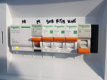 Product Review of MCB DOMAE SCHNEIDER NEW 1P 2A 4A 6A 10A 16A 20A 32A 40A 50A 63A SNI from Tokopedia customer review 0