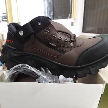 Product Review of Sepatu Safety Original Bahan Kulit Full Jahit Anti Slip Lavio E95 from Tokopedia customer review 0
