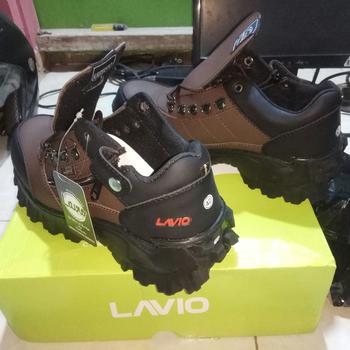 Product Review of Sepatu Safety Original Bahan Kulit Full Jahit Anti Slip Lavio E95 from Tokopedia customer review 2