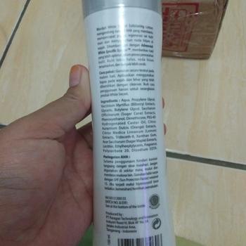 Product Review of WARDAH Crystal Secret Exfoliating Toner with Natural AHA+PHA 125 ml - Toner Untuk Eksfoliasi dengan Extract Edelweiss - Mencerahkan dan Menyamarkan Flek Hitam - Skincare from Tokopedia customer review 3