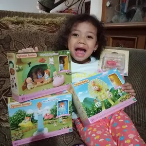 Mainan Koleksi Sylvanian Families Baby Airplane Ride