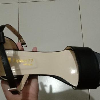 Product Review of Paket Bundling 3set kacamata+tas Laura+hak tahu dhl 5cm Sandal Wanita from Tokopedia customer review 0