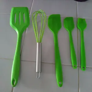 5pcs Baking Props Kocokan Telur, Spatula 3 Pcs, Kuas Kue Silikon 5in1